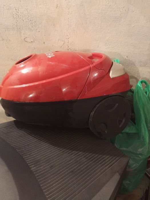 Продам небольшой пылесос