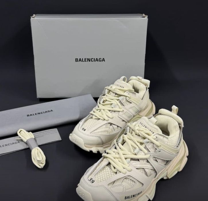 Balenciaga track