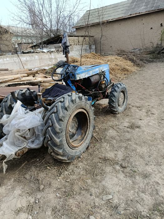 Traktor sotiladi holati yaxshi