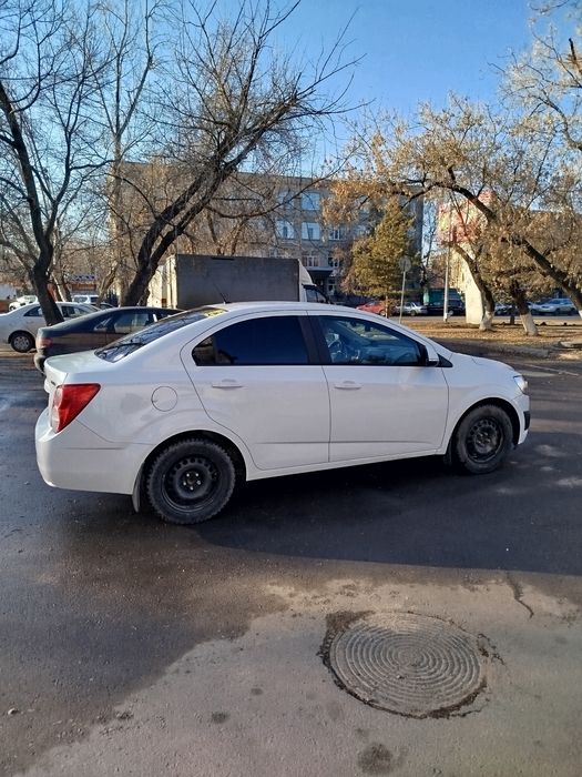 Продам Chevrolet Aveo T300, 2015