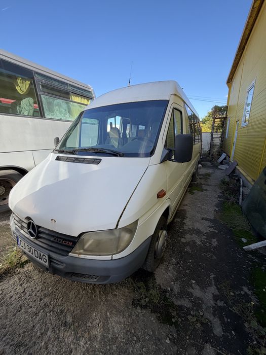 Mercedes Sprinter 416 CDI – 2.7 Diesel – 156 CP – 17 locuri