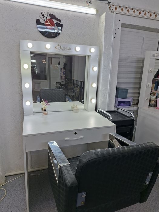 Сдам парикмахерское кресло