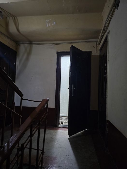 Kinap zavodi ro‘parasida 2 xonali kvartira ijaraga beriladi, 1-qavat,