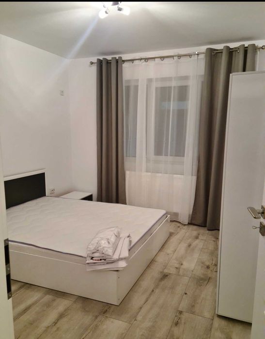 Inchiriez apartament