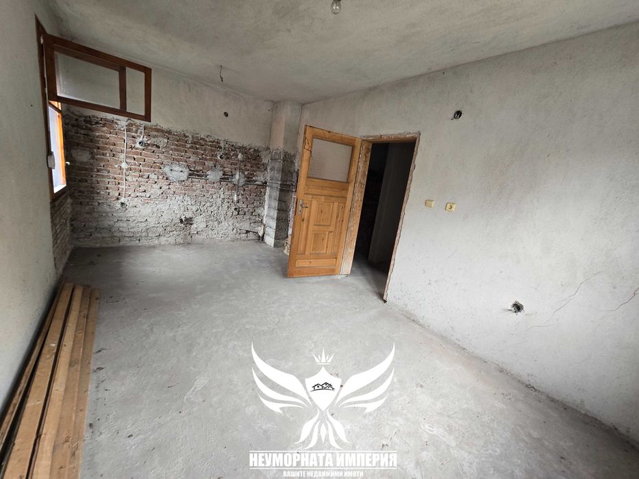 Продава се Къща в Асеновград - 324 кв.м за 831 €/кв.м - Снимка #17