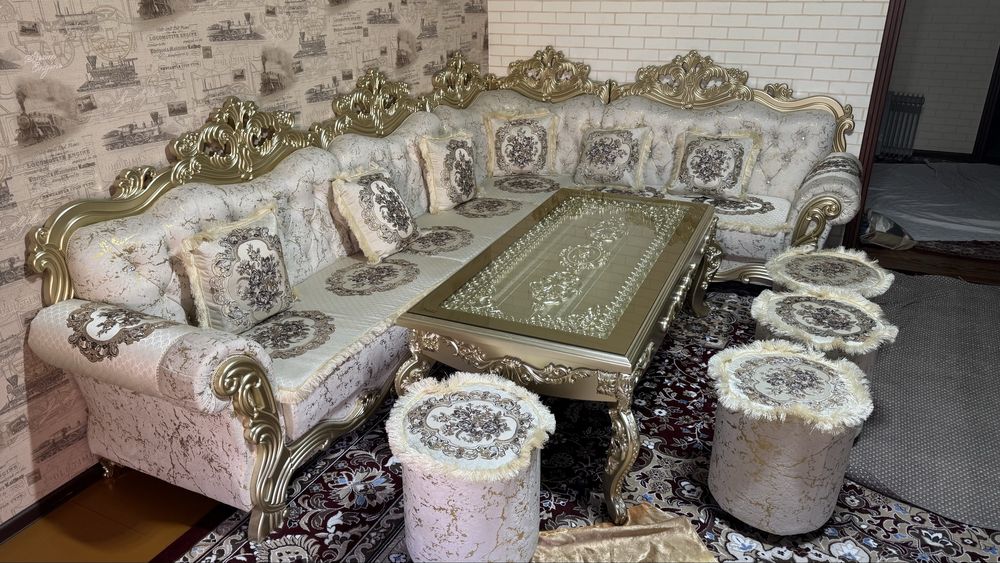 Ugalok divan shohona