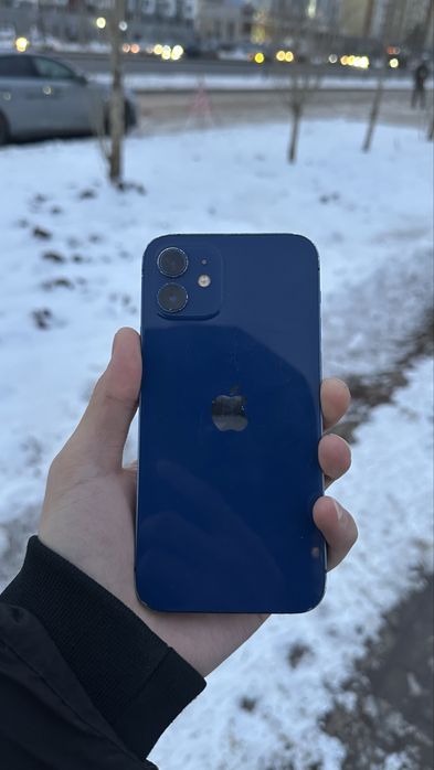 Айфон 12 в хорошем состояние