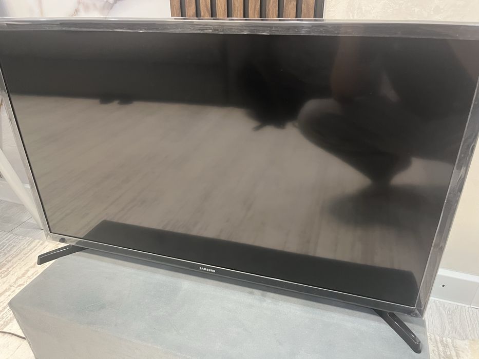 LED Телевизор 32'' SAMSUNG UE32T4500AUXCE