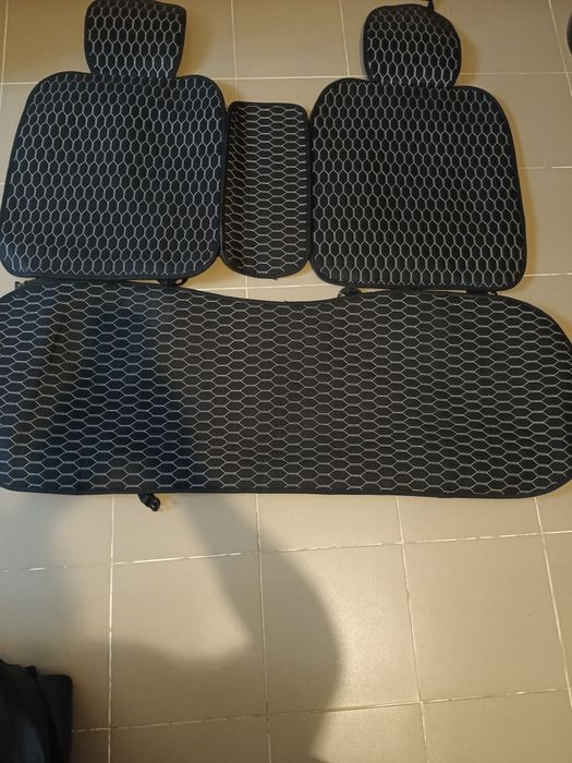 Продам авточехол универсальный