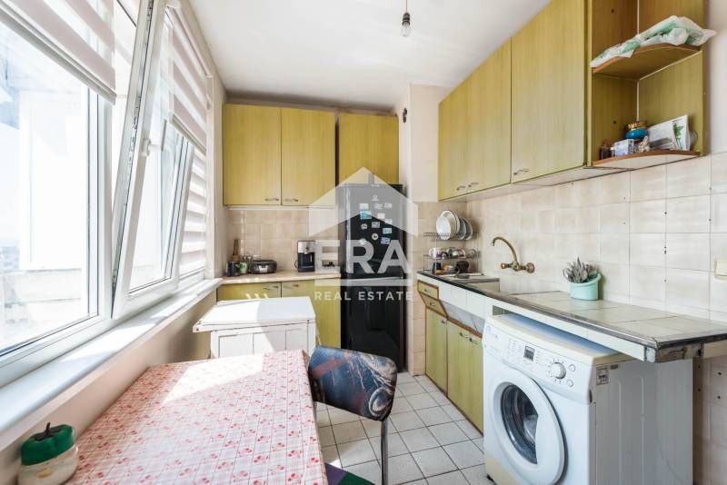 Двустаен, ексклузивен, югоизточен апартамент за продажба, с отделна ку