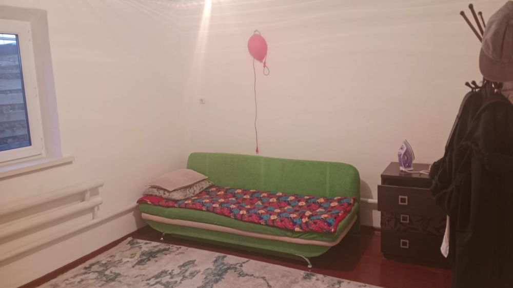 Продам дом  старый часы