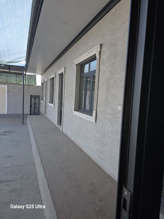 Асакада деу олдида 5.5 сотих 6 хона хама шароит бор газ сув светна