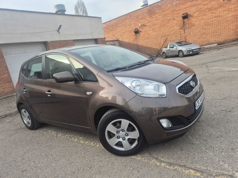 Автомобил KIA VENGA