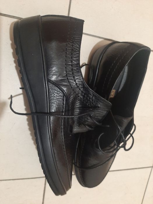 Продам туфли Саламандра 44 размер