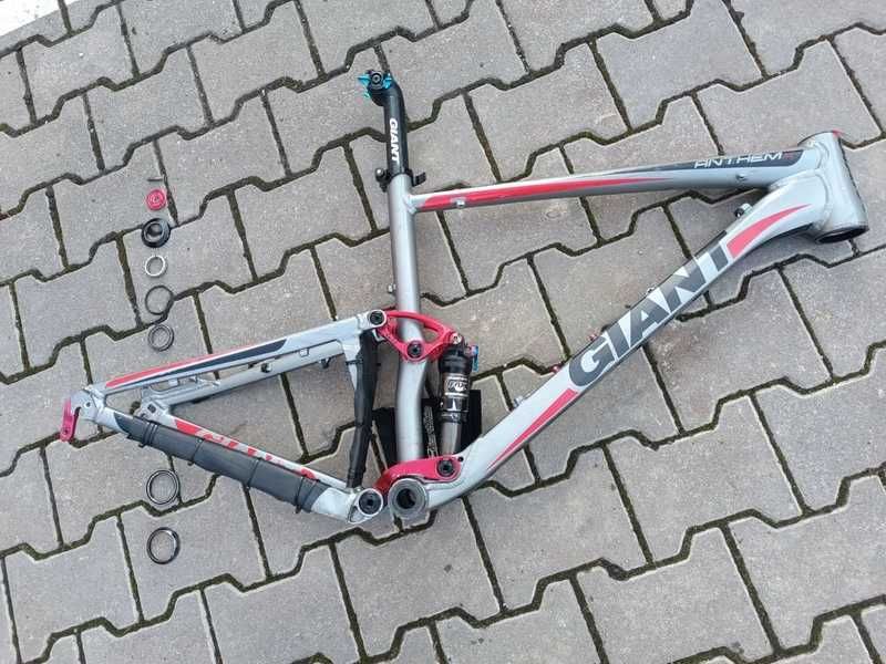 Cadru Giant Anthem 4.0 + Fox Float RP2