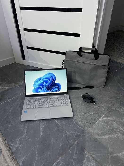 Офисный ноутбук ASUS VivoBook