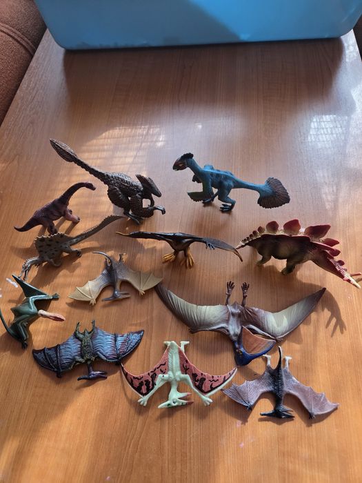 Set de 12 dinozauri