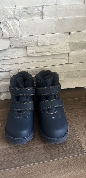 Нови детски боти размер 27