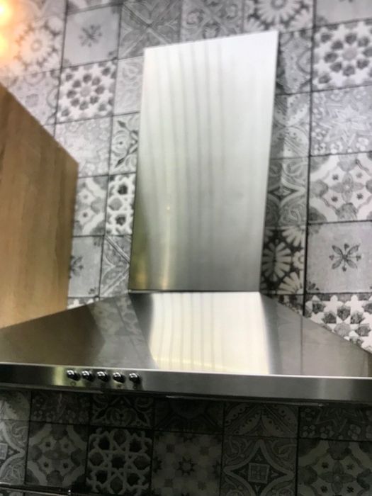 Продавам аспиратор за кухня  нов, неизползван