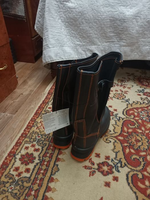 Продается сапоги