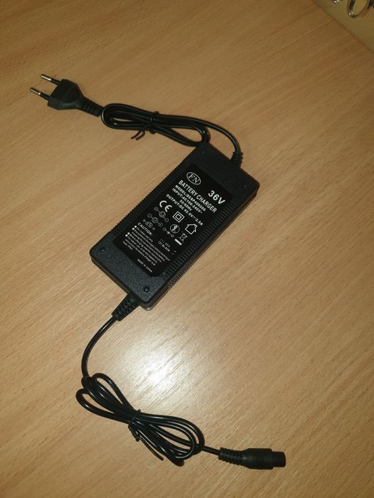 Incarcator Hoveboard / Hoverbord Trotineta electrica 42V  2Ah