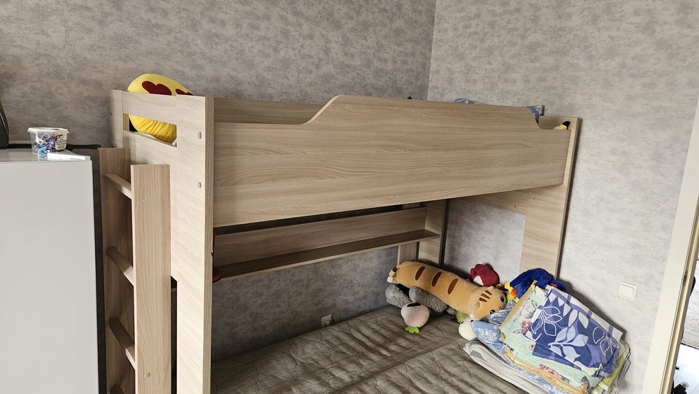 Двухярусная детская кровать