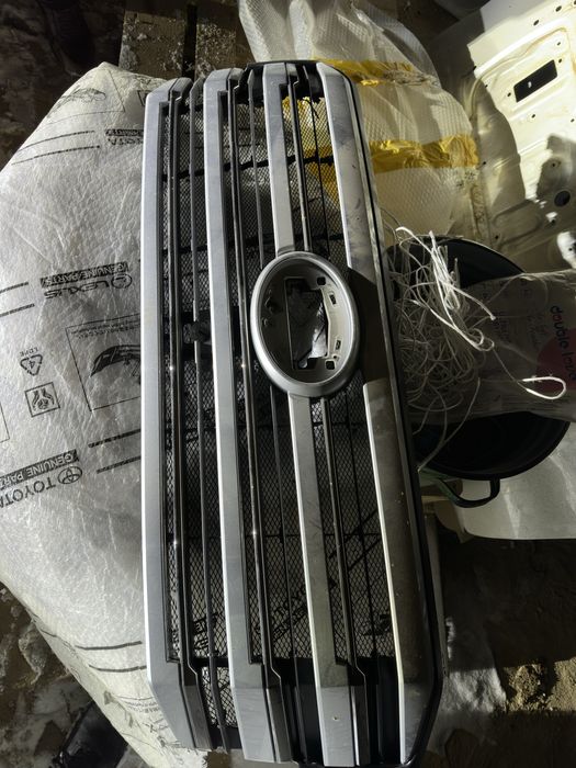 Продам решотку LC 300