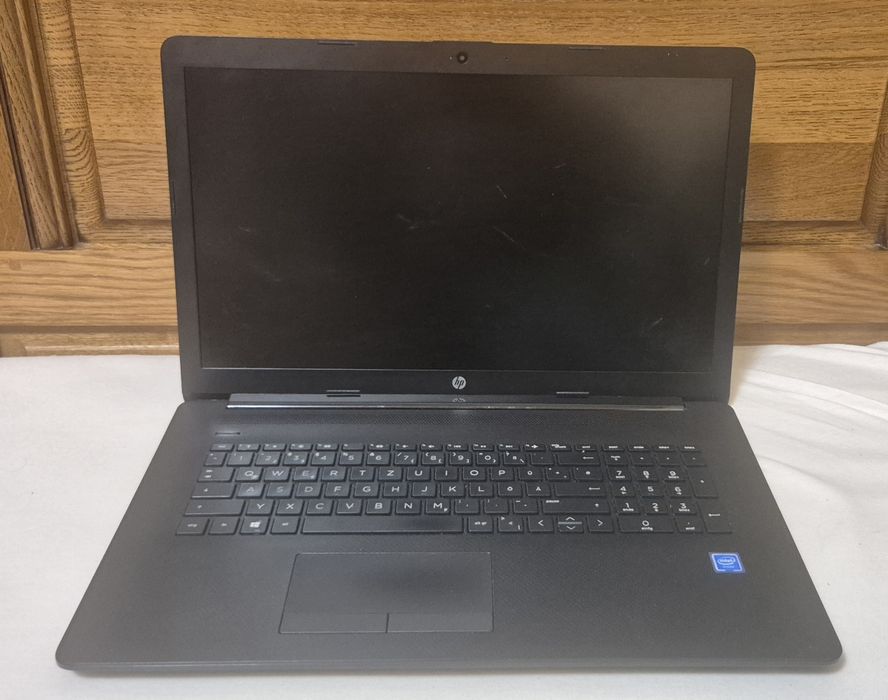 Vând Urgent Laptop HP Model: 17-by0110ng