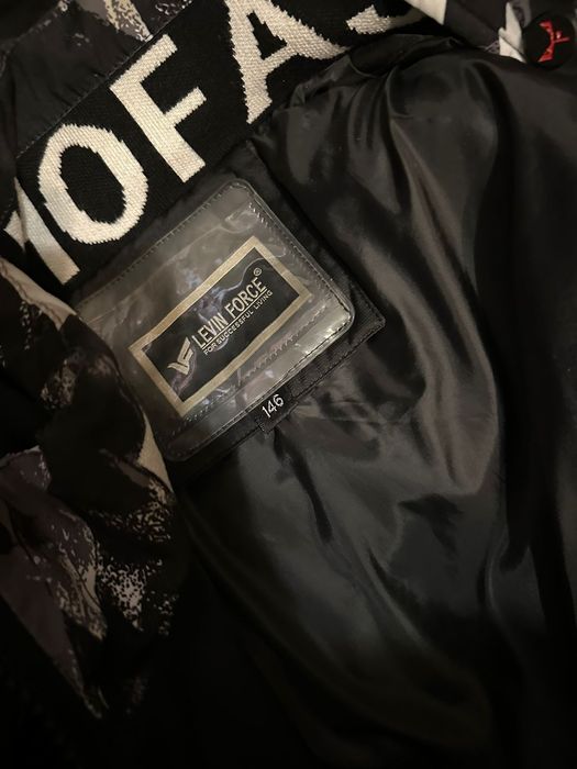 Продам куртку в хорошем состоянии.