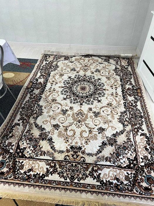Продам ковры разного размера