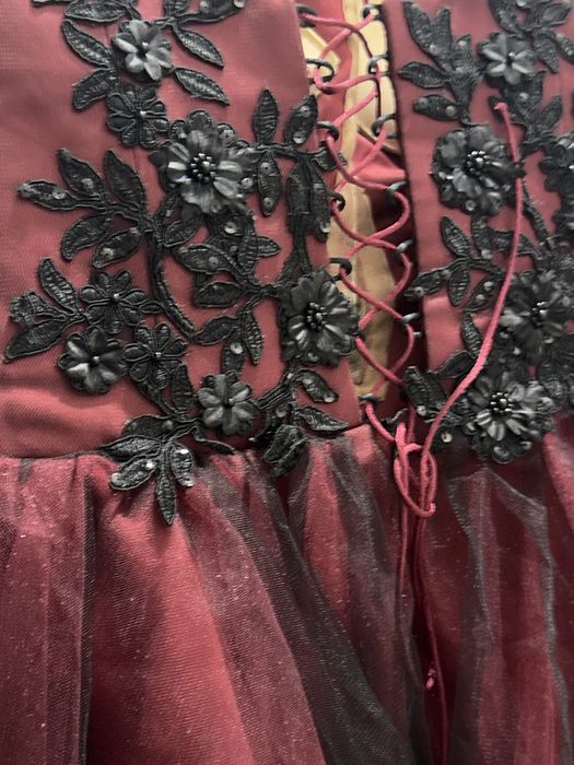 Абитуриентска рокля