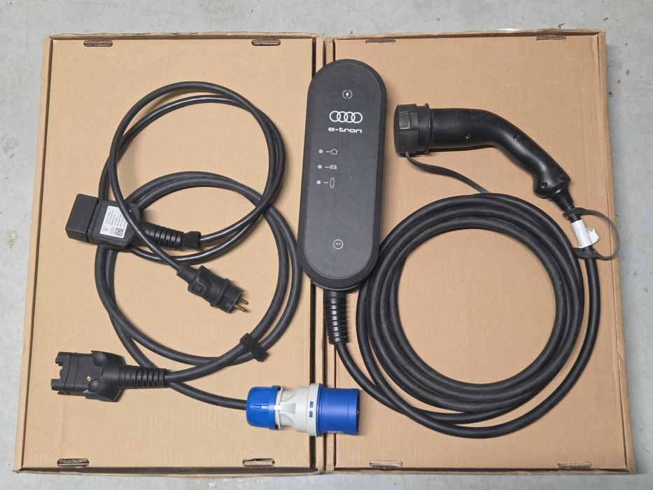 Зарядна станция монофазна Type2 до 7,2kW(32A) AUDI e-tron Uni.Charger