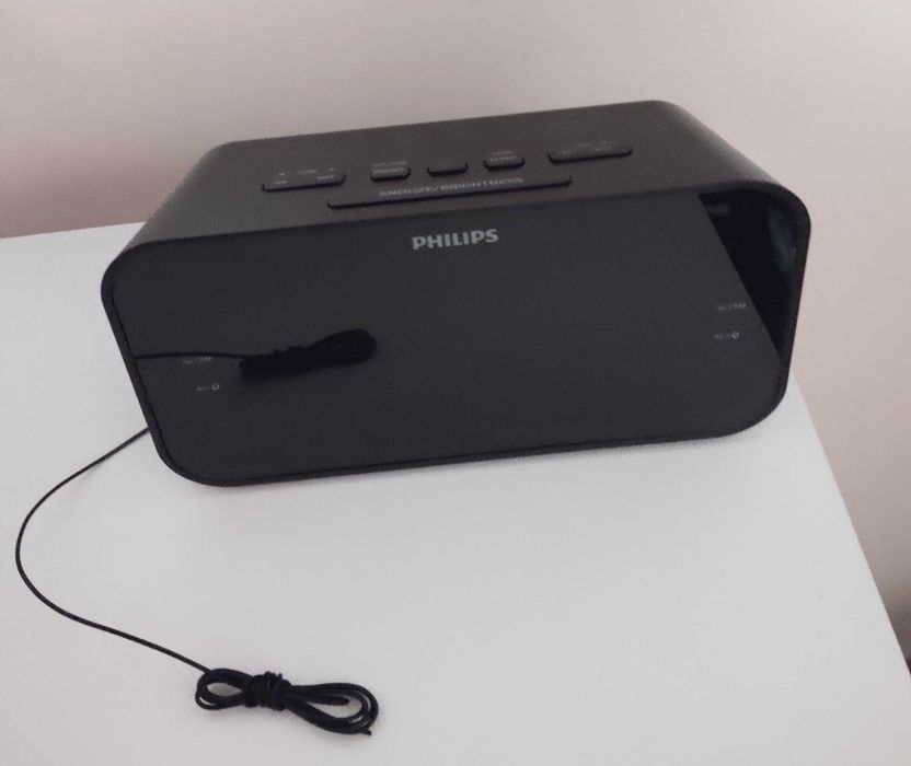 Радио с часовник Philips TAR 3306/12 FM Display, Черен