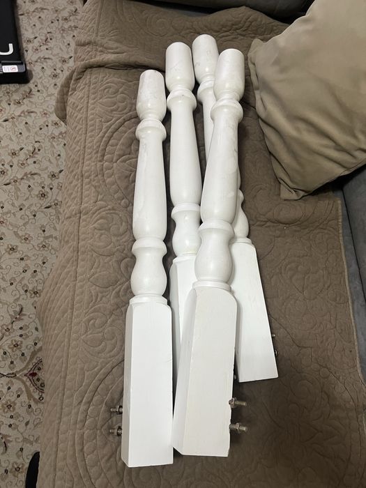 Стол для гостиной или кухни