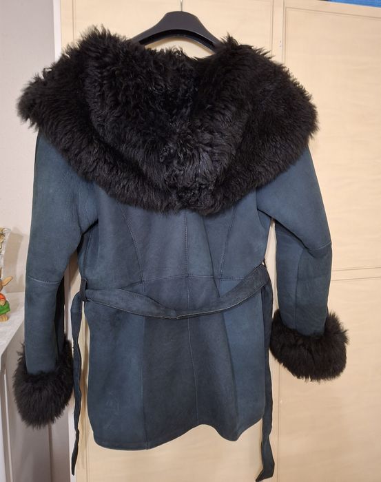 Vănd cojoc blană naturală în stare perfectă .