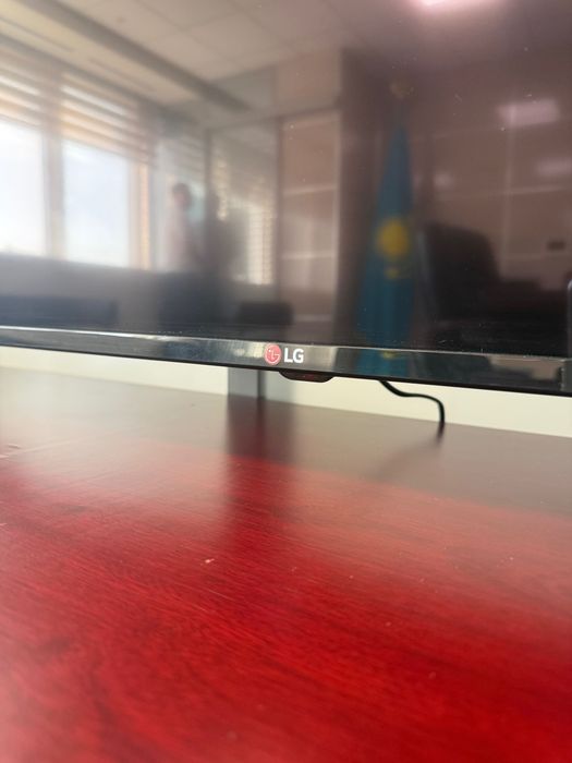 Телевизор LG 65UP77