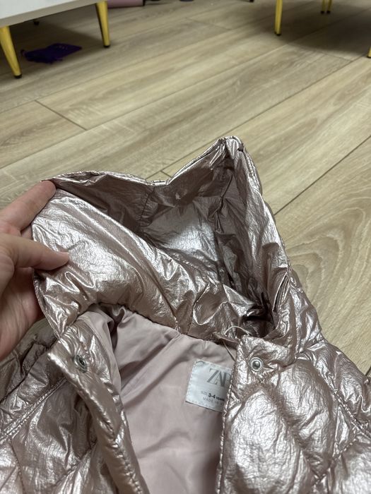 Легкая курточка для девочки от ZARA