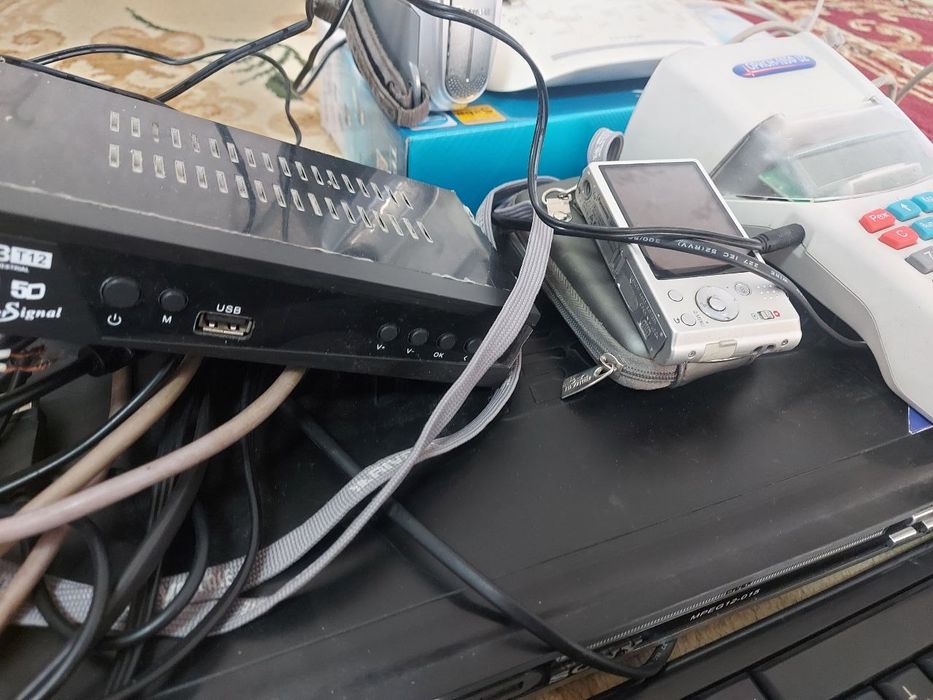 Сотилади.Компьютер камера роутер,узб тюнер, ДвД,кртреж ,