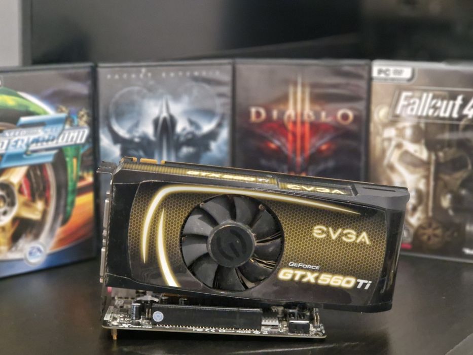 Placa video EVGA GeForce GTX 560 Ti 1Gb