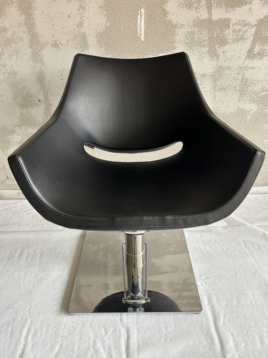 Scaun de coafor wella