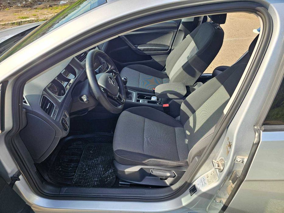 Volkswagen Golf 7   1.6 TDI  110 к.с.