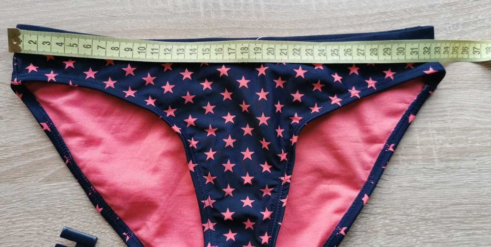 Бански от 2 части.