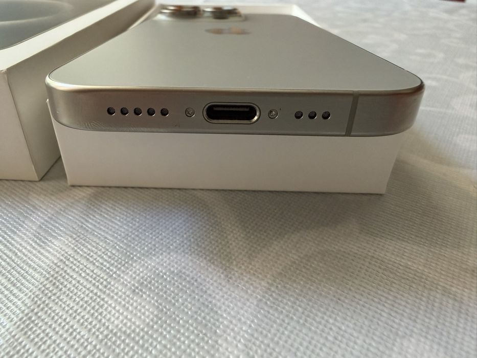 iPhone 15 Pro -Titanium