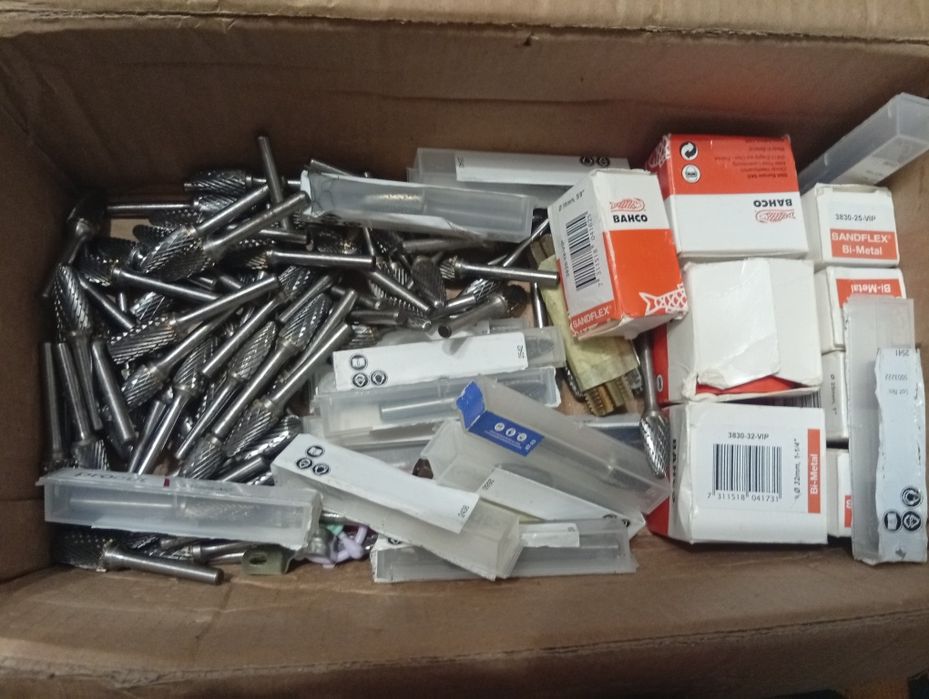 Carote metal bacho  si freze biax patenti unior ace de trasat cuple aer