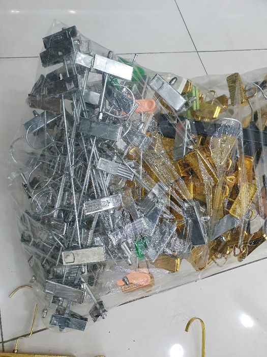 Вешалки для юбок и брюк