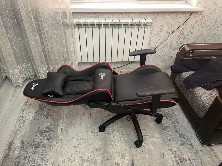 Игровое кресло AERO COOL