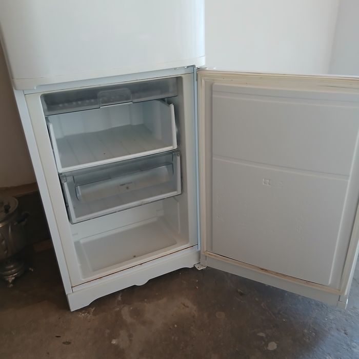 Холодильник продам