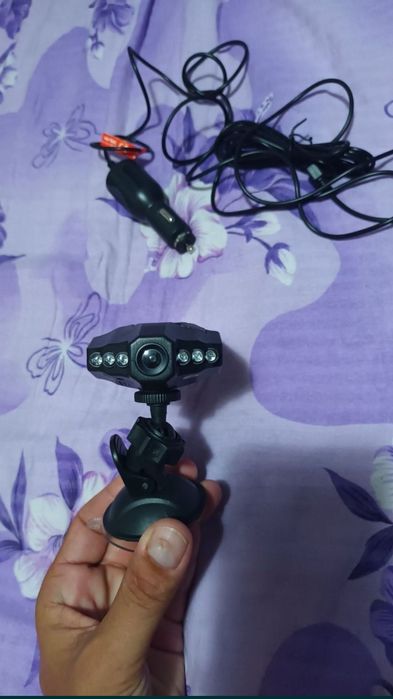 camera auto cu acumulator si incarcator la priza bricheta.