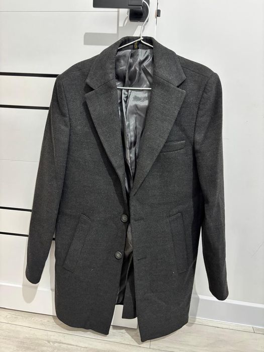 пальто продаю мужской