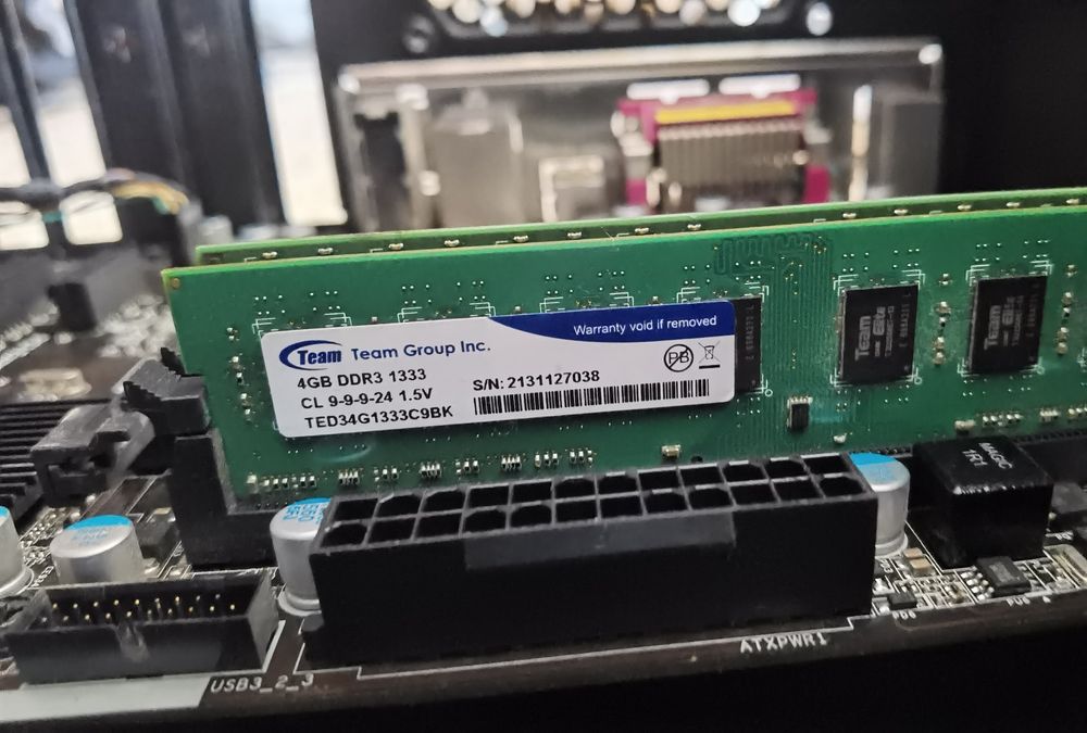 Дънна платка с охладител